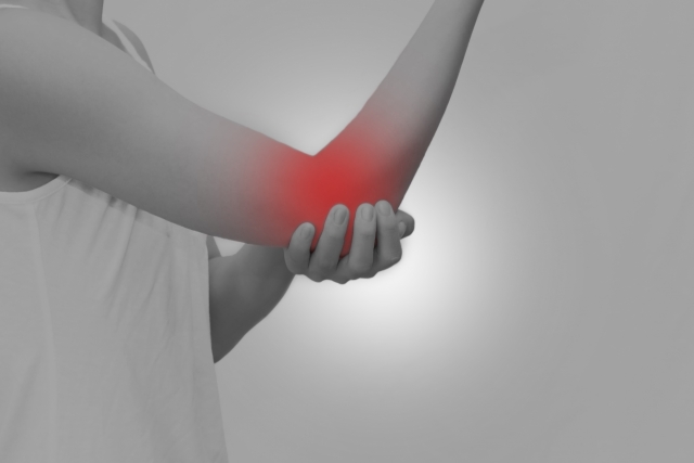 テニス肘が軽減するテーピングの巻き方 治療方法 野方のクローバー接骨院